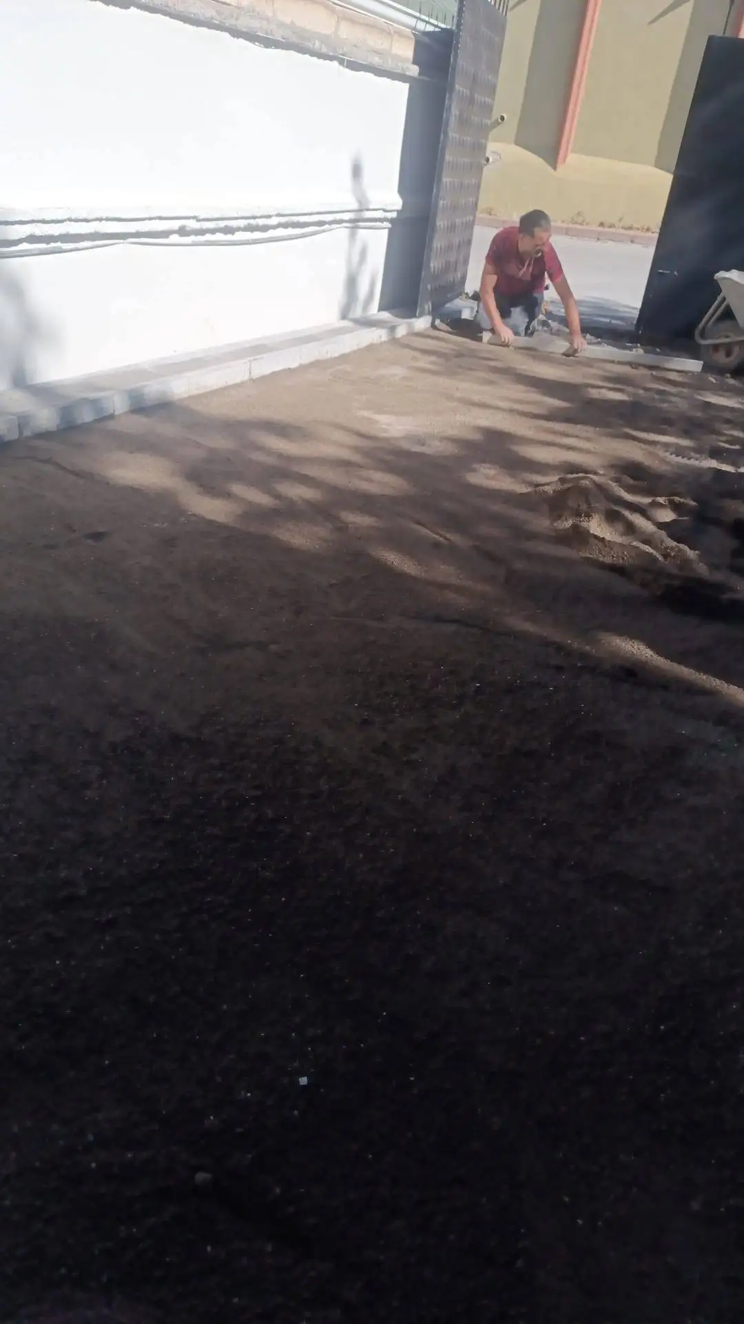 Pursaklar villa bahçesinde şilte uygulaması ve bitkilendirme çalışması